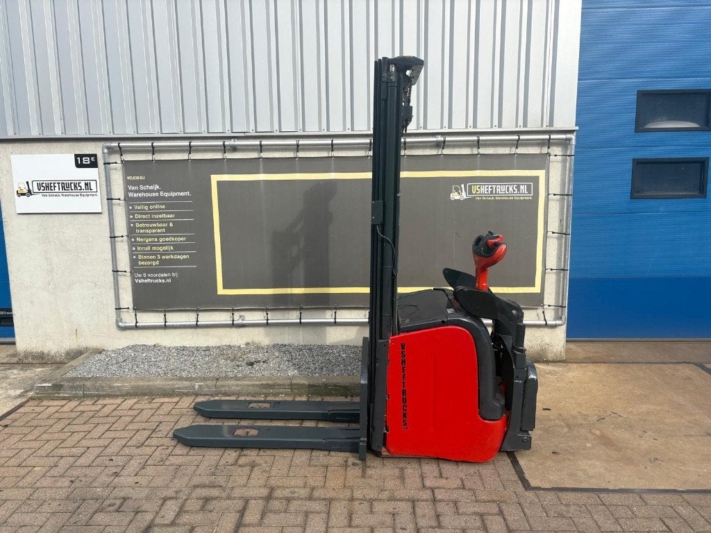 VS-23054 Elektrische triplex stapelaar Linde 5300mm, Gebruikt