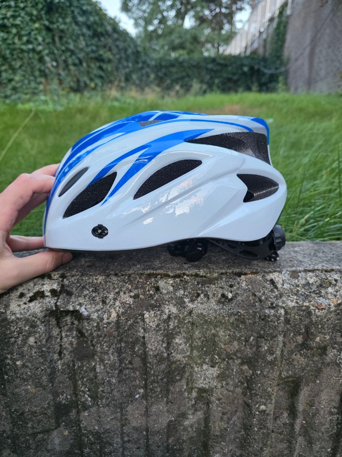 Fietshelm maat M - Blauw Wit - Verstelbaar, Fietsen en Brommers, Ophalen of Verzenden, Gebruikt, M, Heer of Dame