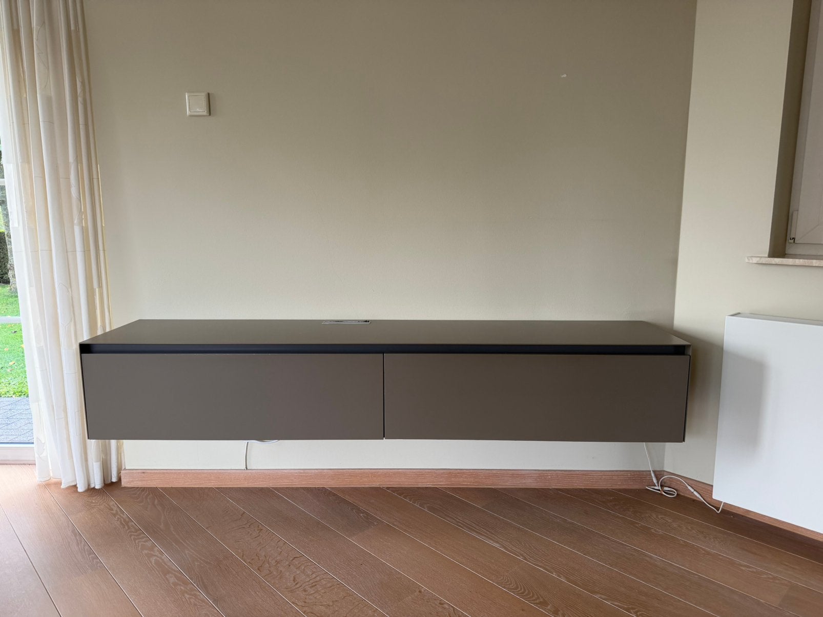 Titolo Design TV-kast zwevend - Modern en Stijlvol, Huis en Inrichting, Ophalen, Gebruikt