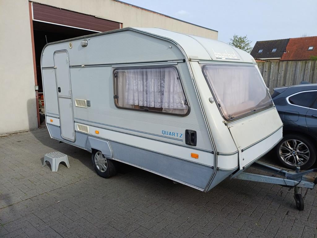 Caravan met voortent, Caravans en Kamperen, Particulier, Beyerland