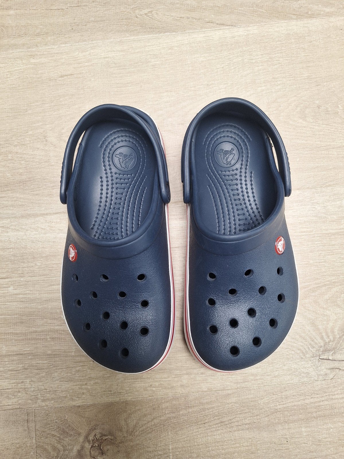 Crocs slippers donker blauw maat 37 (M5 W7), Slippers, Blauw, Ophalen of Verzenden, Zo goed als nieuw