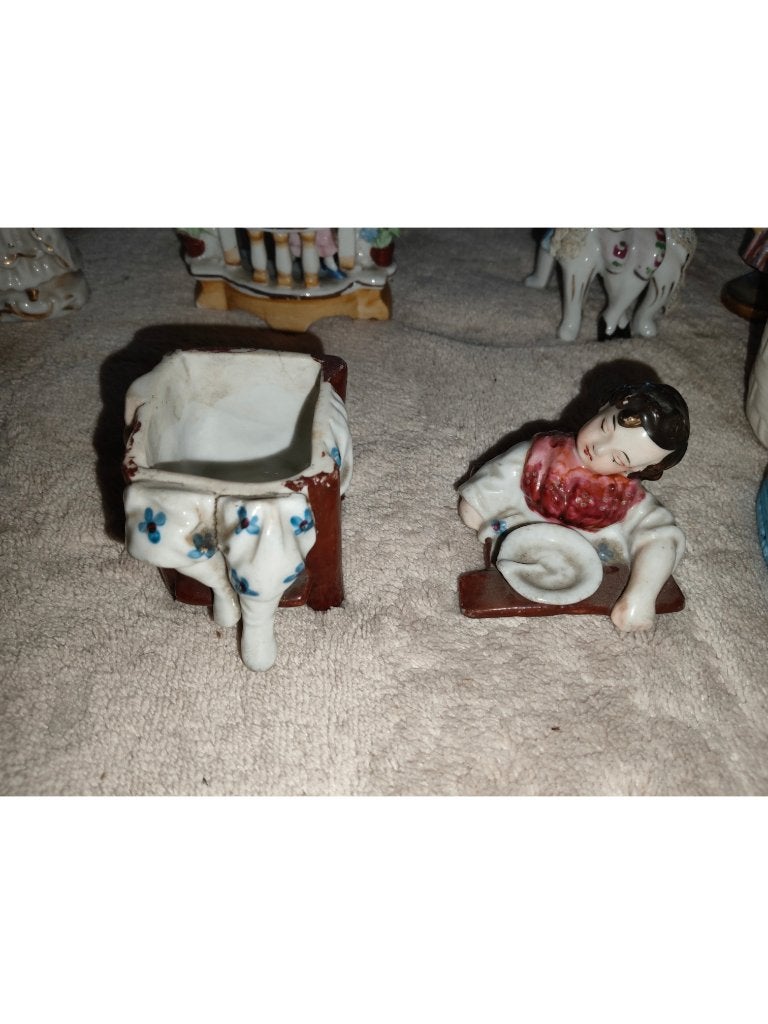 Ancienne boîte à secret bibelots porcelaine enfant pupitre, Antiquités & Art, Antiquités | Porcelaine, Enlèvement ou Envoi