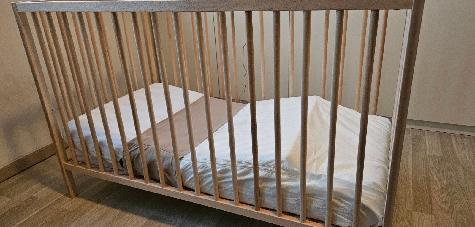 Sniglar babybed met matras en beschermhoes, Kinderen en Baby's, Ophalen