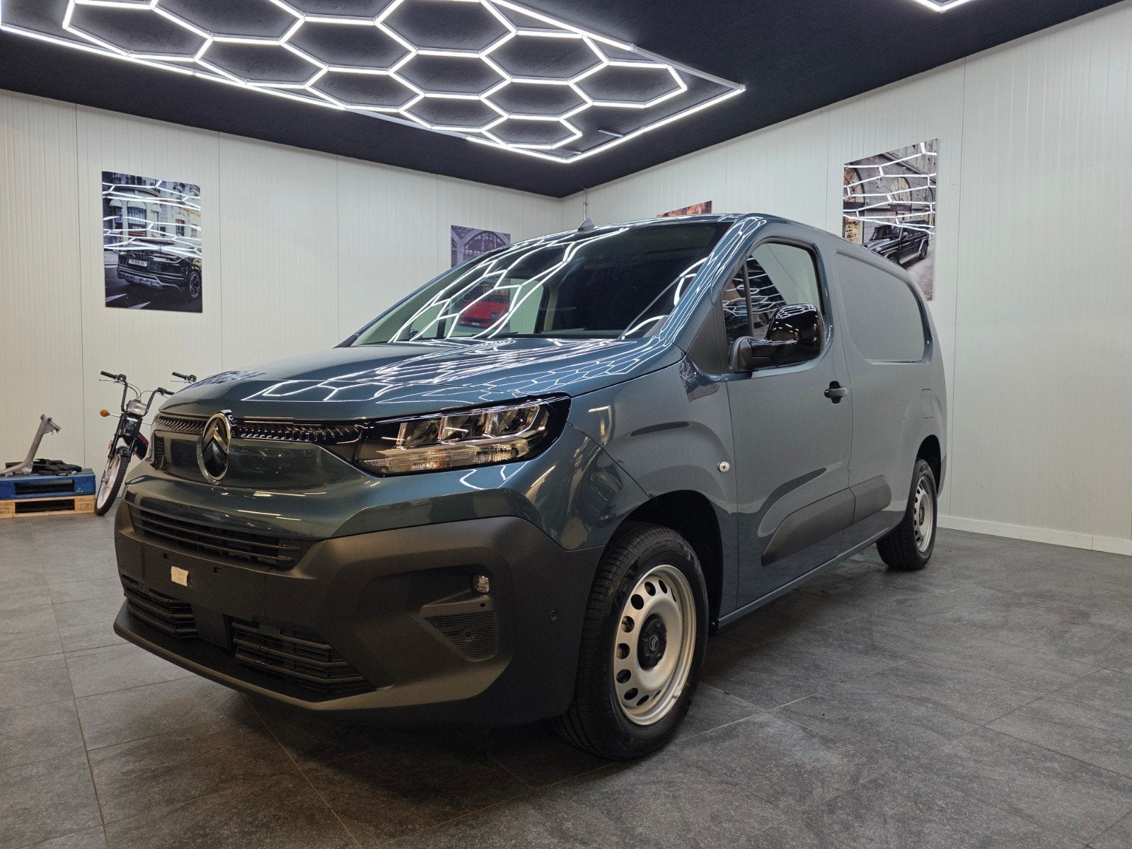 CITROEN BERLINGO L2 1.5 HDI AUTOMAAT 131PK 2026 10KM, Auto's, Citroën, Stof, Blauw, Diesel, Te koop