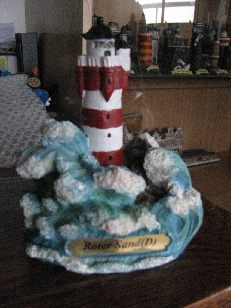 vuurtoren beeldje Duitsland - Roter Sand Lighthouse, Verzamelen, Scheepvaart, Zo goed als nieuw, Schaalmodel, Ophalen of Verzenden
