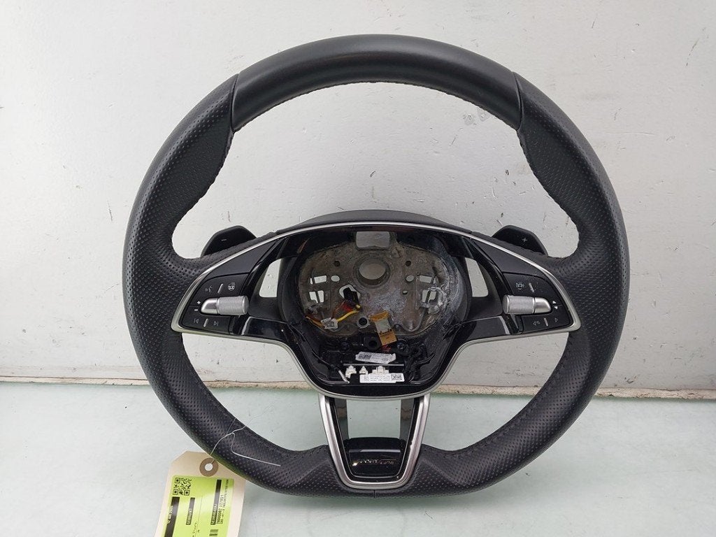VOLANT DIRECTION Skoda Kodiaq (PSAC) (01-2024/-), Utilisé, Info@skoda-auto.de, Skoda, Max-Planck-Straße  3-5
64331  Weiterstadt, DE