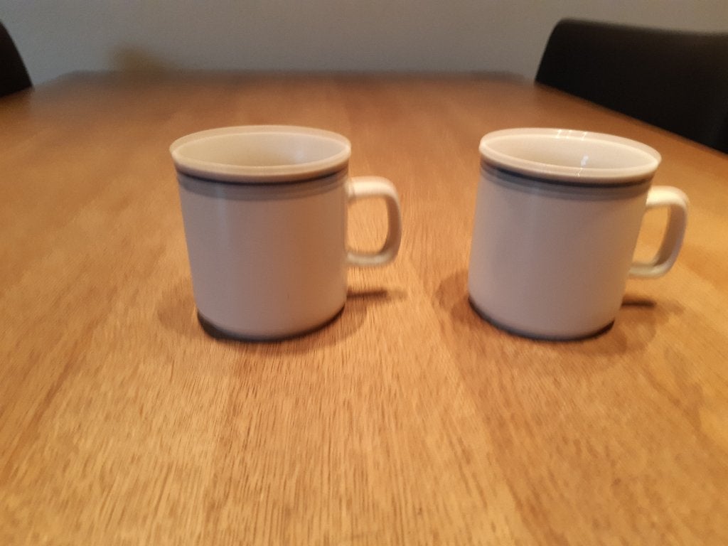 2 mokken, Huis en Inrichting, Keuken | Servies, Ophalen of Verzenden, Zo goed als nieuw, Kop(pen) en/of Schotel(s)