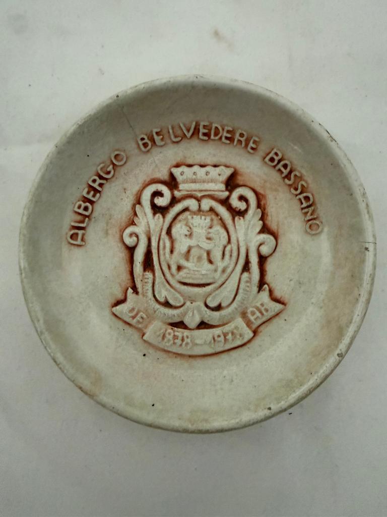 Vintage Italiaans keramisch souvenirschoteltje, Antiek en Kunst, Antiek | Keramiek en Aardewerk, Ophalen of Verzenden