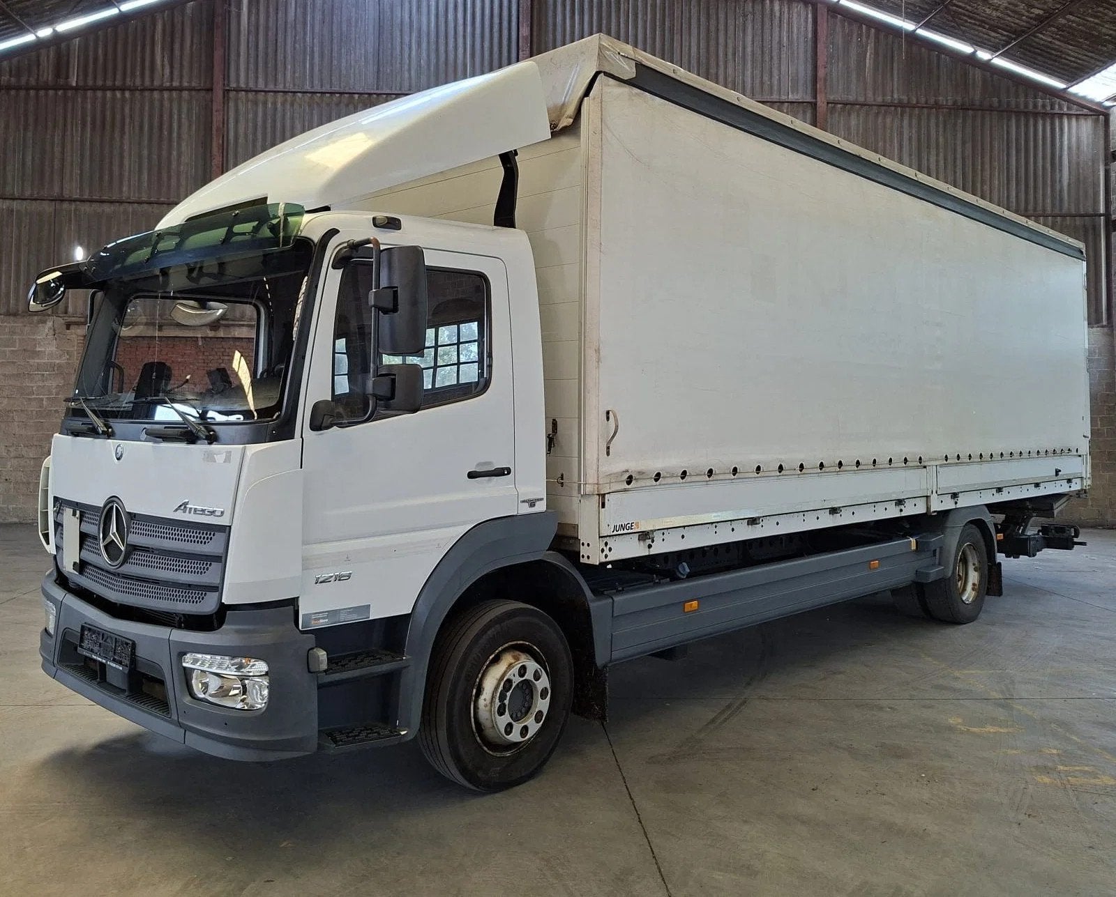 Mercedes-Benz Atego 1218 | SCHUIFZEILBAK (bj 2016), Auto's, Vrachtwagens, Automaat, Achterwielaandrijving, Euro 6, Wit