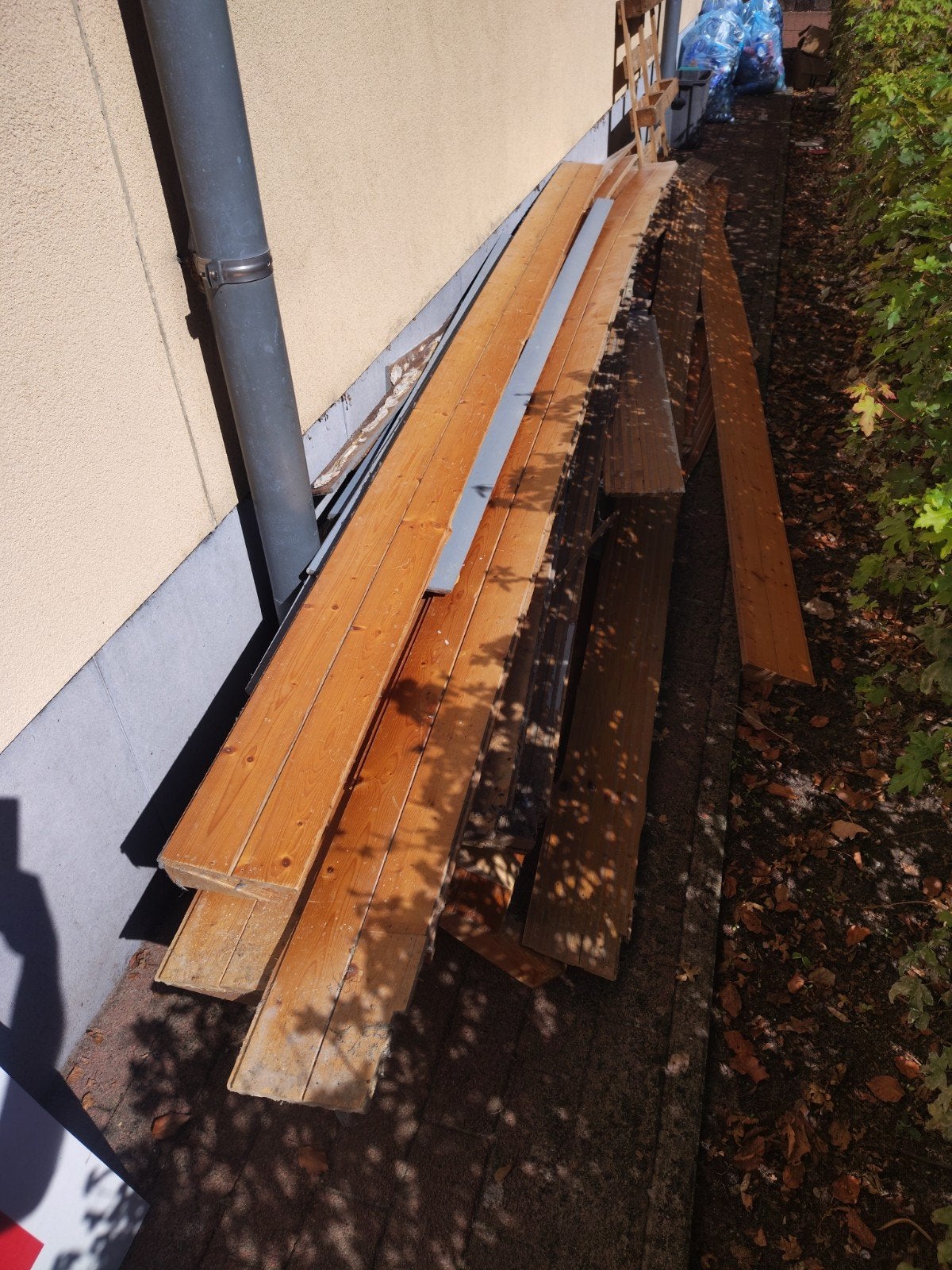 Bois : ramassage gratuit, Planches, Bois dur, Enlèvement, Utilisé