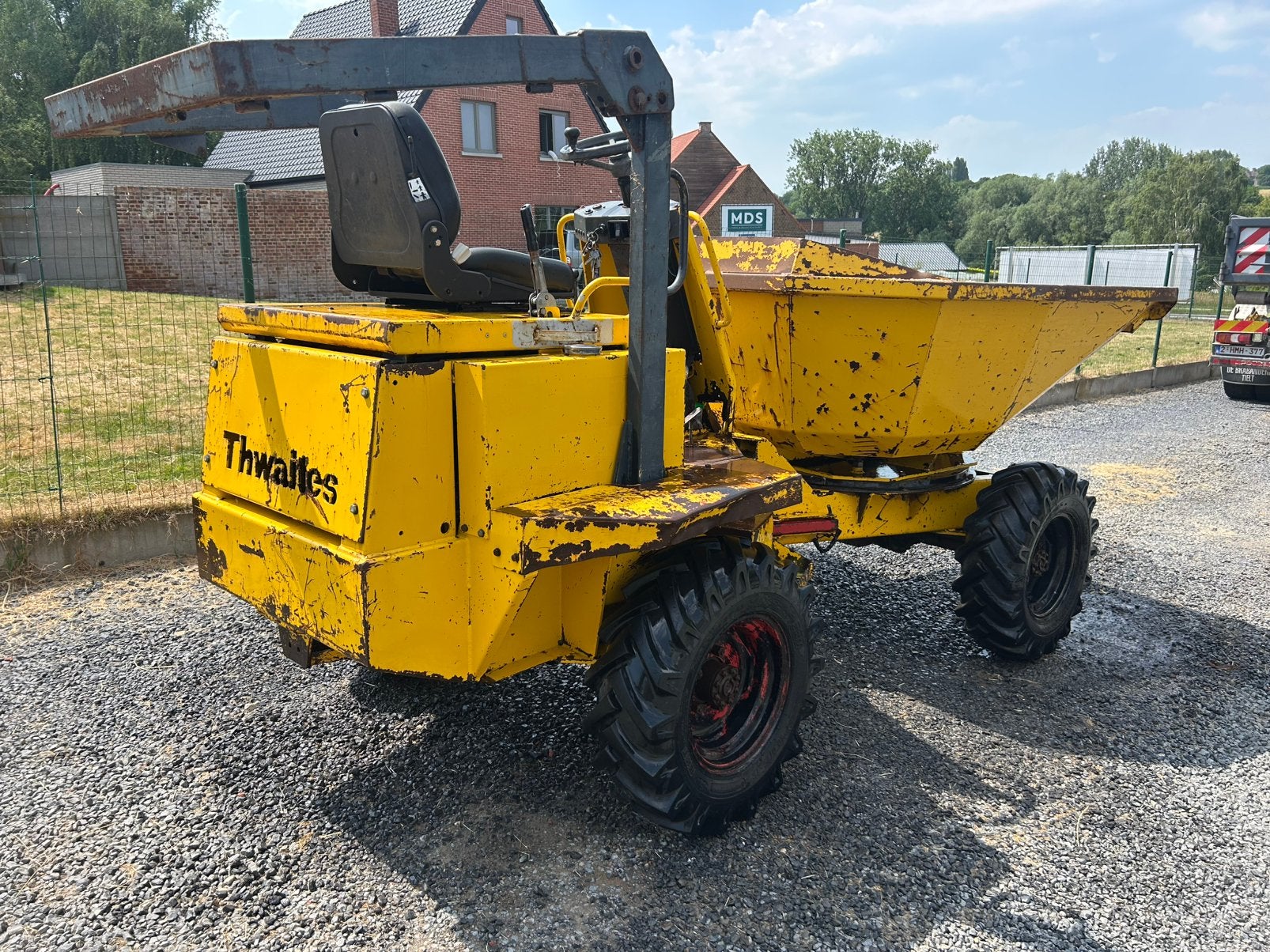 Dumper Thwaites 2 tonnes, Enlèvement
