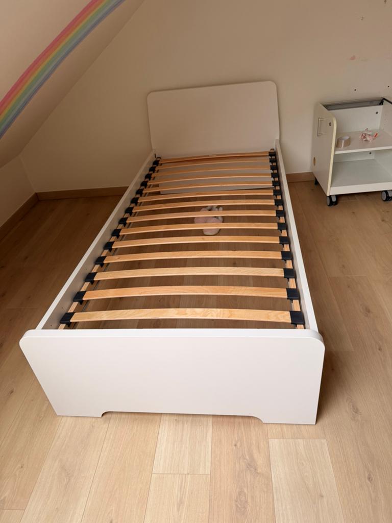 Ikea vihals eenpersoonsbed, Huis en Inrichting, Ophalen, Zo goed als nieuw