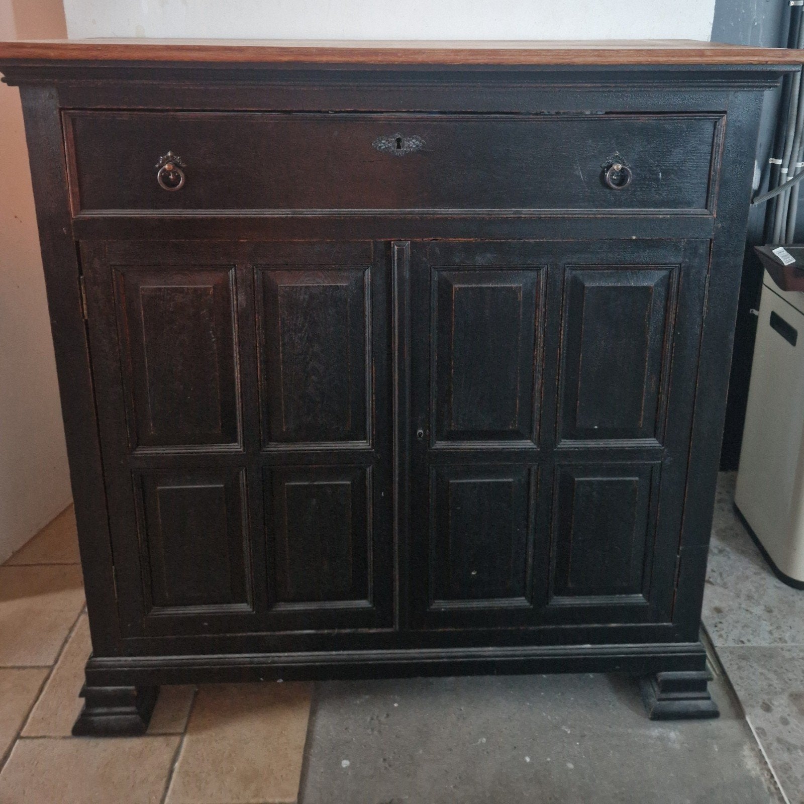 Oude massief houten buffetkast, volledig gerenoveerd, Ophalen
