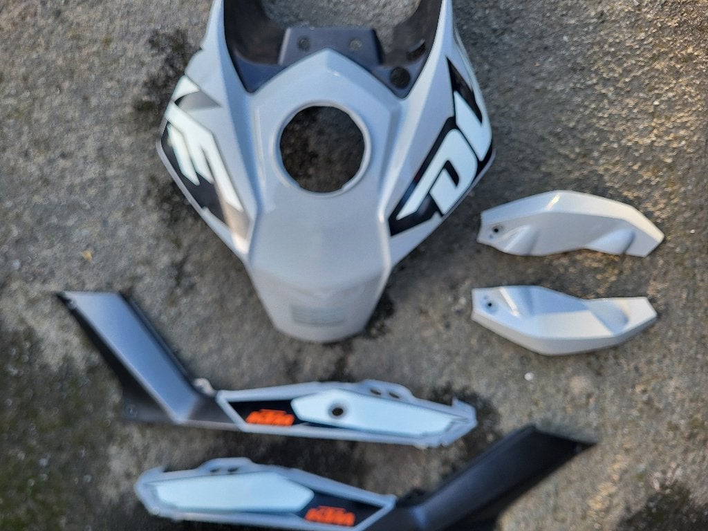 kuipdeel - bodyset KTM Duke 125 - 2013, Particulier, Overig