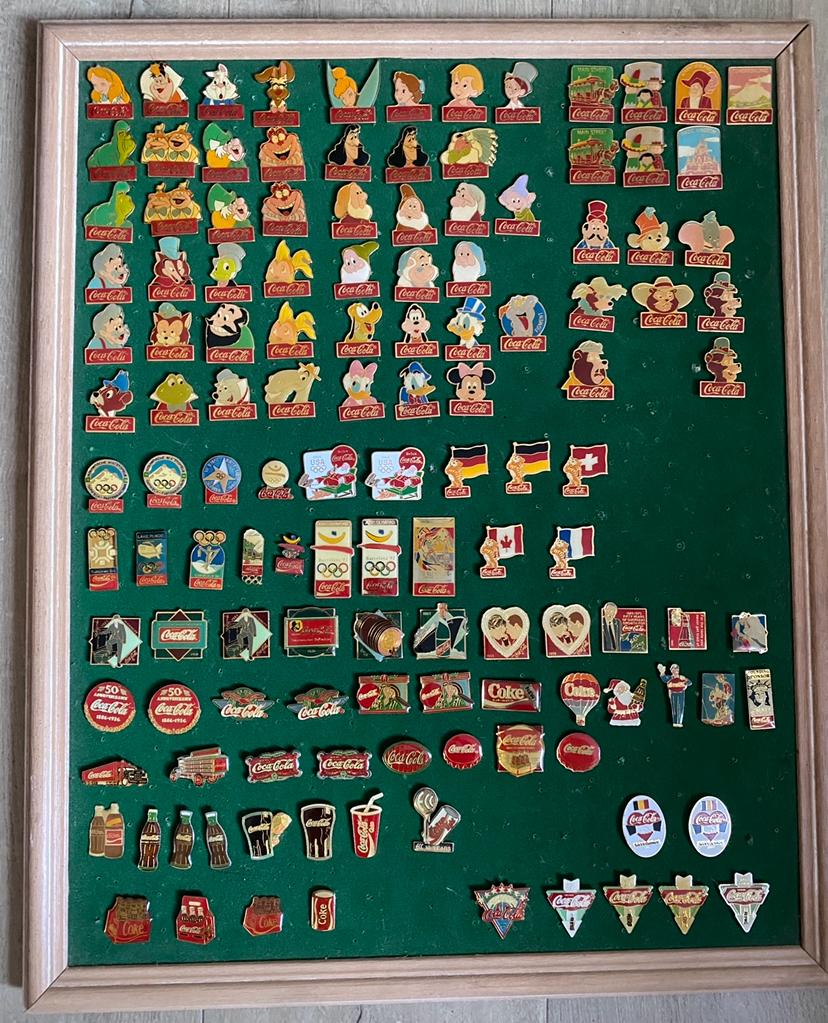 129 PINS COCA COLA WALT DISNEY (VENTE LOT ENTIER UNIQUEMENT), Ophalen, Gebruikt, Speldje of Pin