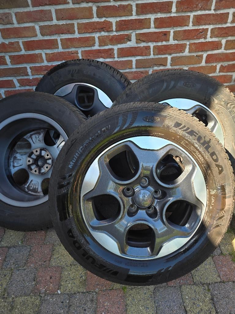 17inch Orig.Alum.Velgen+Nieuwe Banden allseason,Jeep Renega., Particulier, Te koop, Renegade