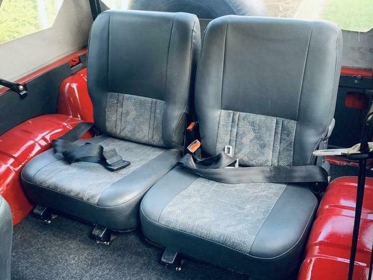Gezocht: Achterzetels voor Suzuki Samurai, Enlèvement