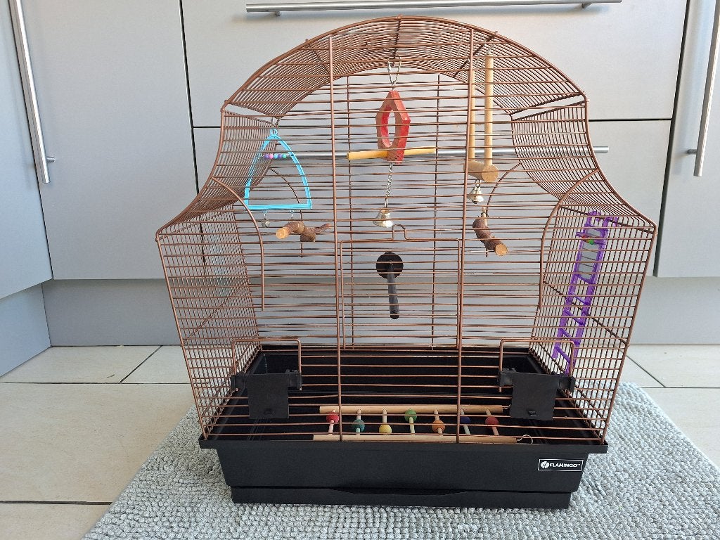 Mooi ingerichte vogelkooi met veel accessoires - nette staat, Ophalen, Zo goed als nieuw, Vogelkooi
