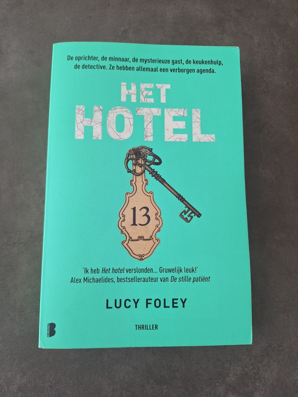 Lucy Foley - Het hotel, Boeken, Ophalen of Verzenden, Lucy Foley