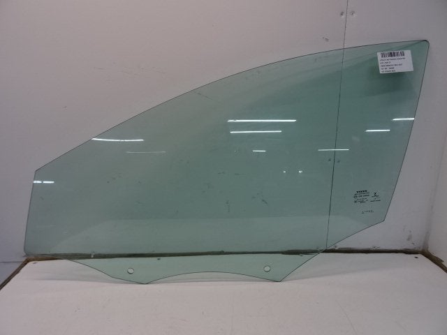 VITRE AVANT GAUCHE Volvo V40 Cross Country (MZ), Info@volvocars.com, Volvo Car Germany GmbH, Siegburger Straße 229
50679  Köln, DE