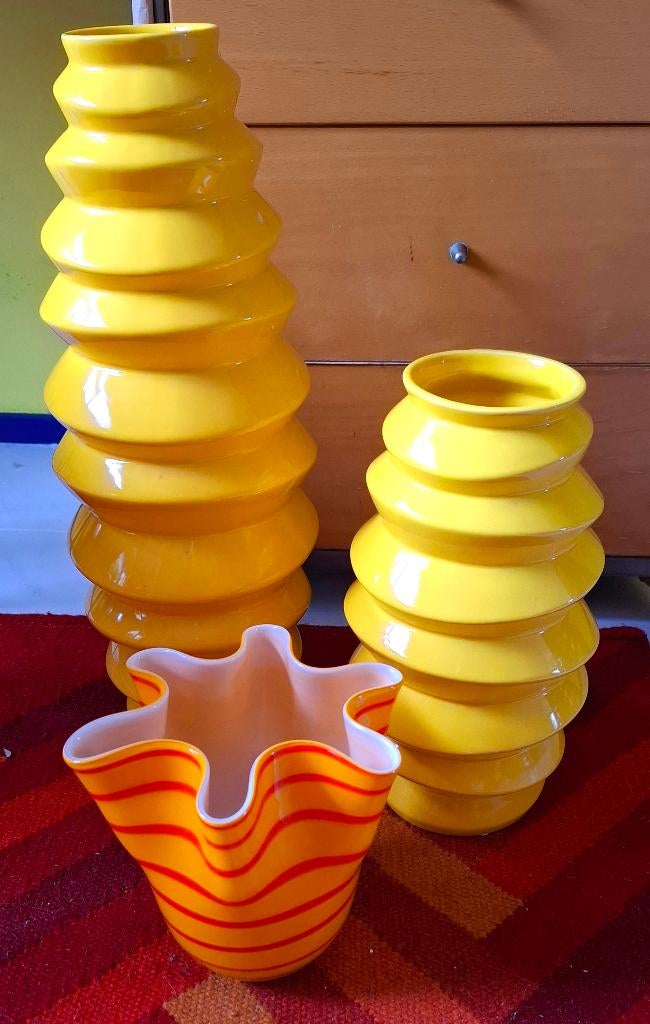 Vazen -> Verdraaid Funky Twisted Swirly - Okergeel & oranje, Overige materialen, Overige kleuren, Ophalen of Verzenden, Zo goed als nieuw