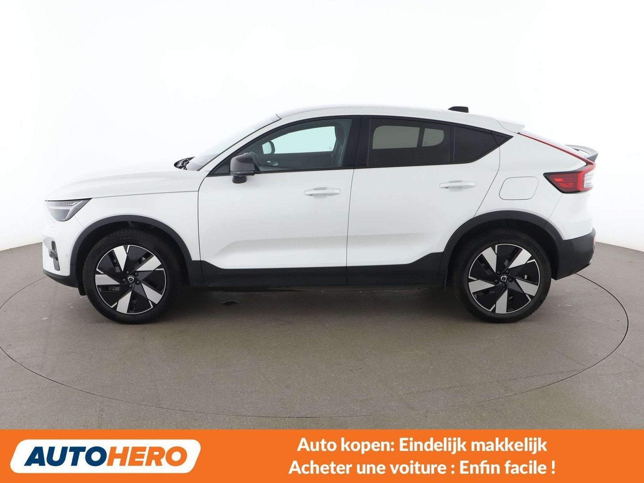 Volvo C40 Recharge Twin Pure 300 kW Ultimate AWD (bj 2023), Auto's, Volvo, Automaat, Gebruikt, Zwart, Wit