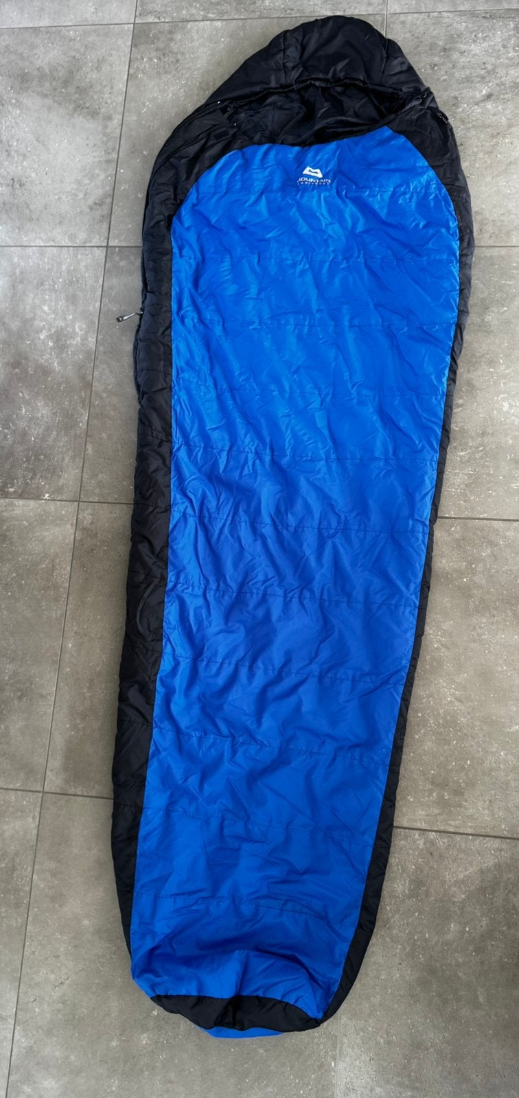 Mountain Equipment slaapzak (blauw/zwart), Ophalen, Gebruikt