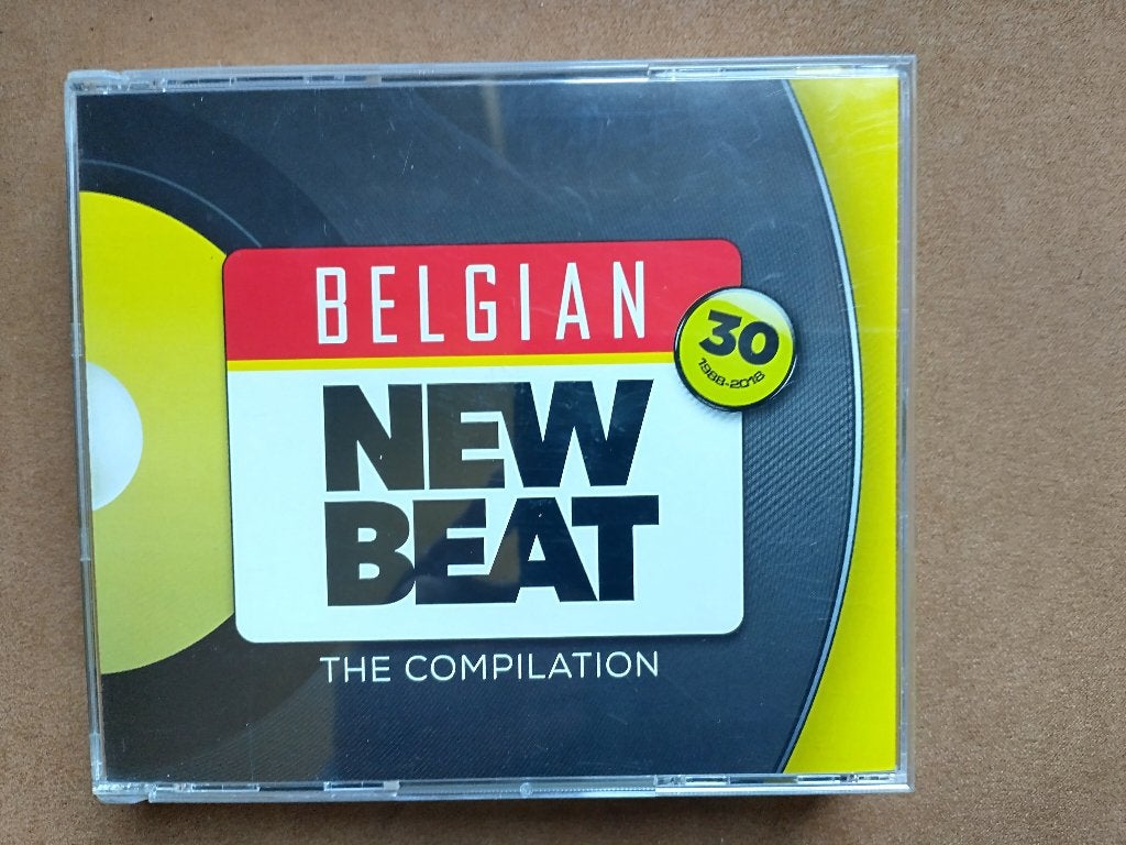 CD * BELGIAN NEW BEAT - THE COMPILATION * BIEDEN * TOPSTAAT, Ophalen of Verzenden, Zo goed als nieuw, Boxset