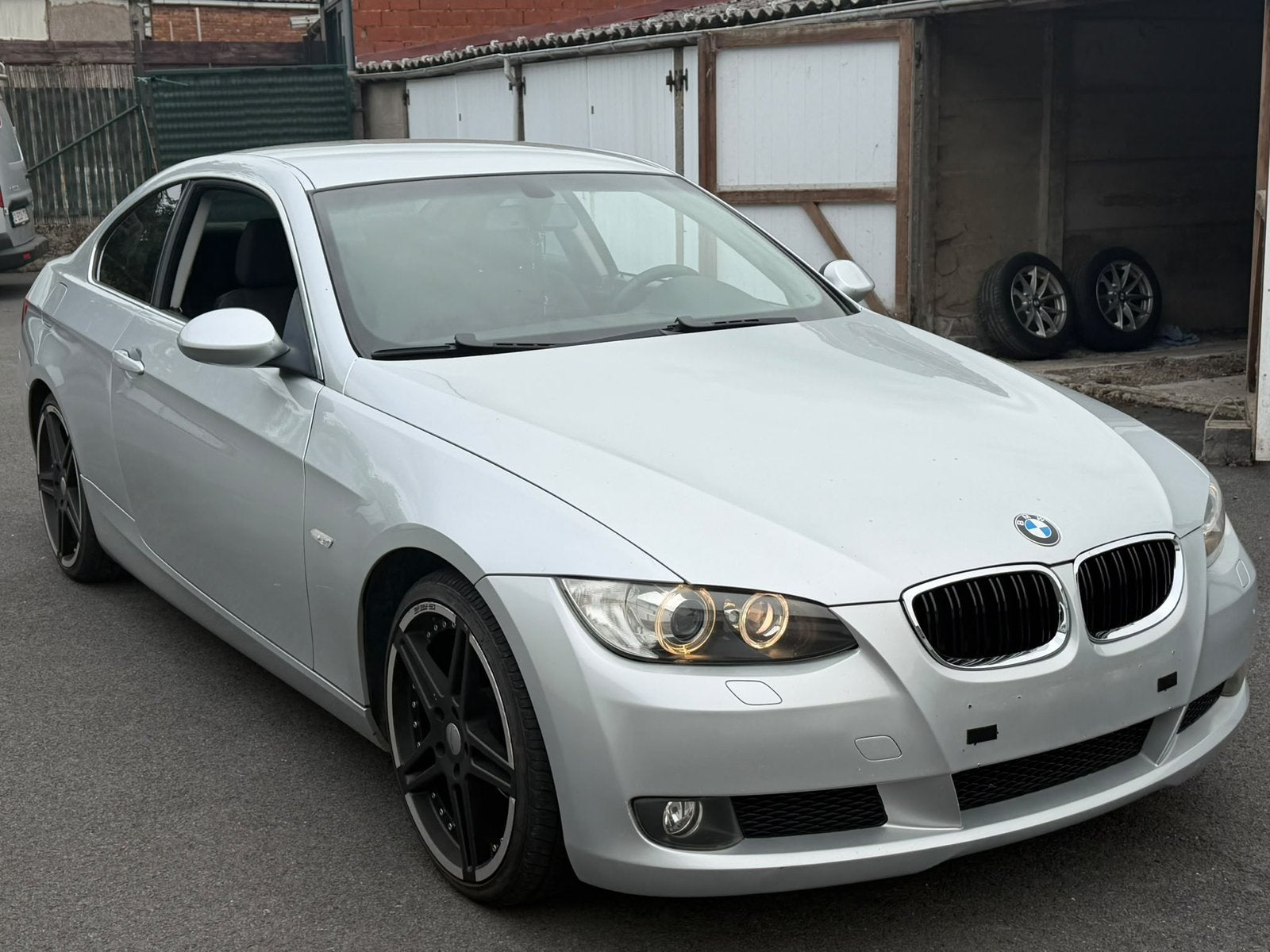 BMW 320i Coupe Prachtige Staat, Auto's, 4 cilinders, Bedrijf, Handgeschakeld, 2 deurs