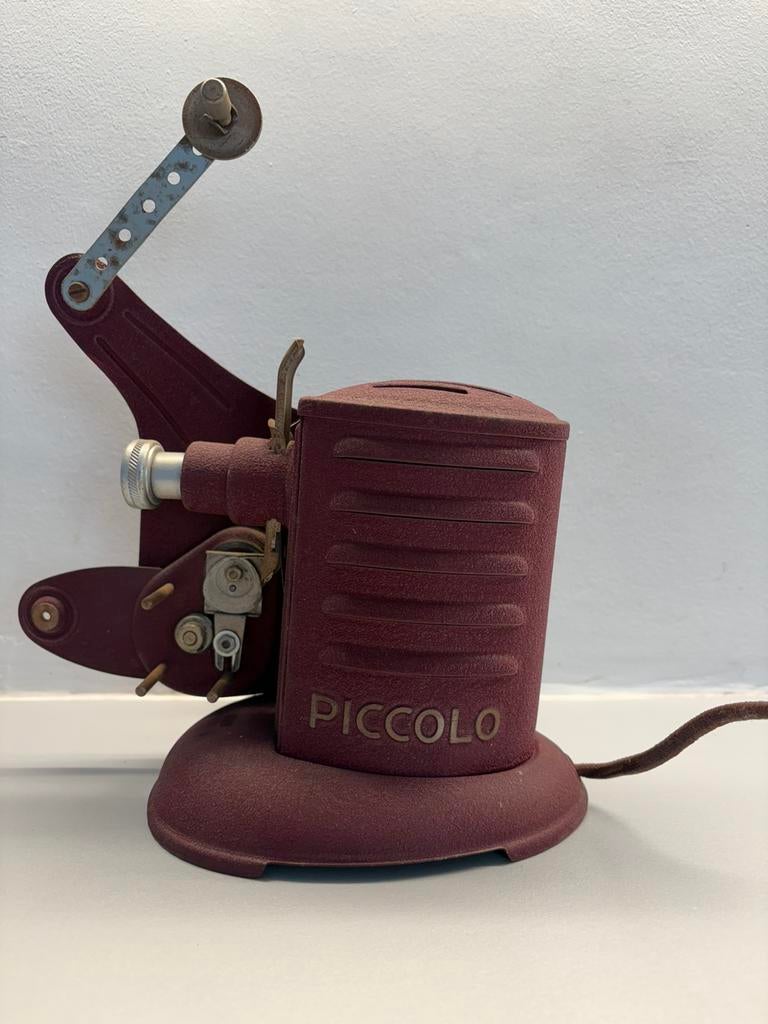 Piccolo projector, Enlèvement, Projecteur