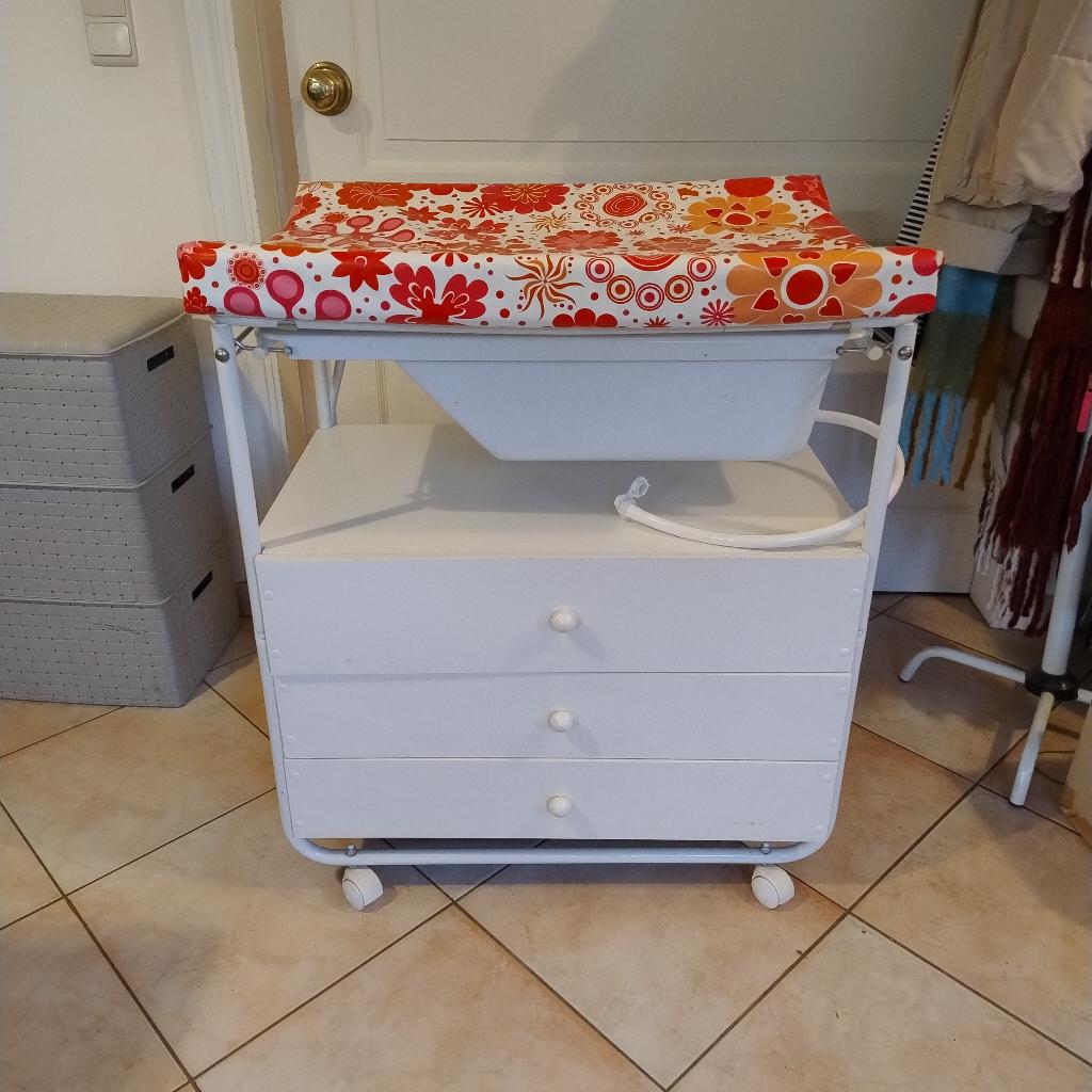 Baby verzorgingstafel/verzorgingskast, Kinderen en Baby's, Kinderkamer | Commodes en Kasten, Ophalen, Gebruikt, Kast, 50 tot 70 cm