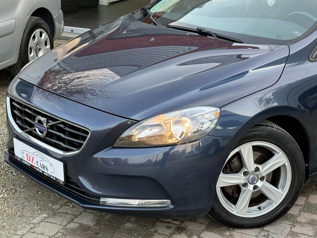 VOLVO V40 1.6D 114CH |CLIME | RÉGULATEUR DE VITESSE |, Euro 5, Entreprise, Noir, 5 portes