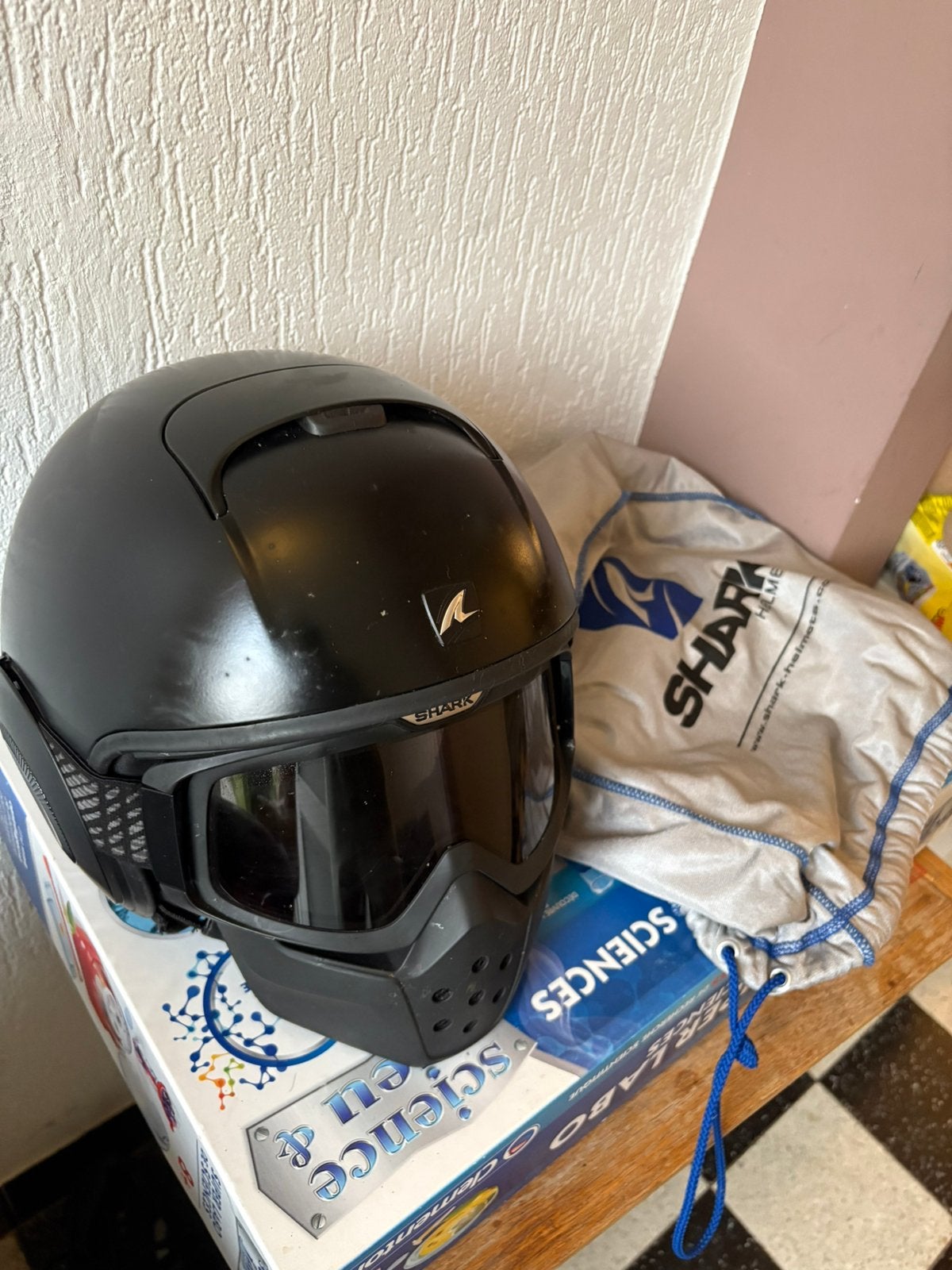 Casqué shark noire taille S, Motos, Vêtements | Casques de moto, Enlèvement, S, Shark