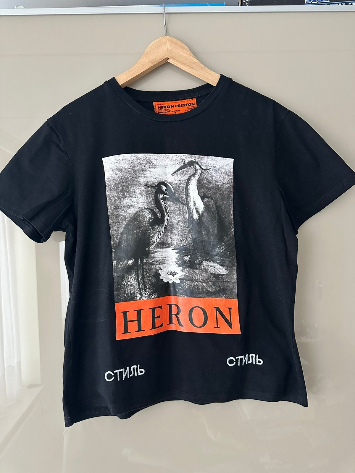 T-shirt Heron exclusif à l'état neuf, Enlèvement ou Envoi, Comme neuf, Taille 46 (S) ou plus petite, Noir