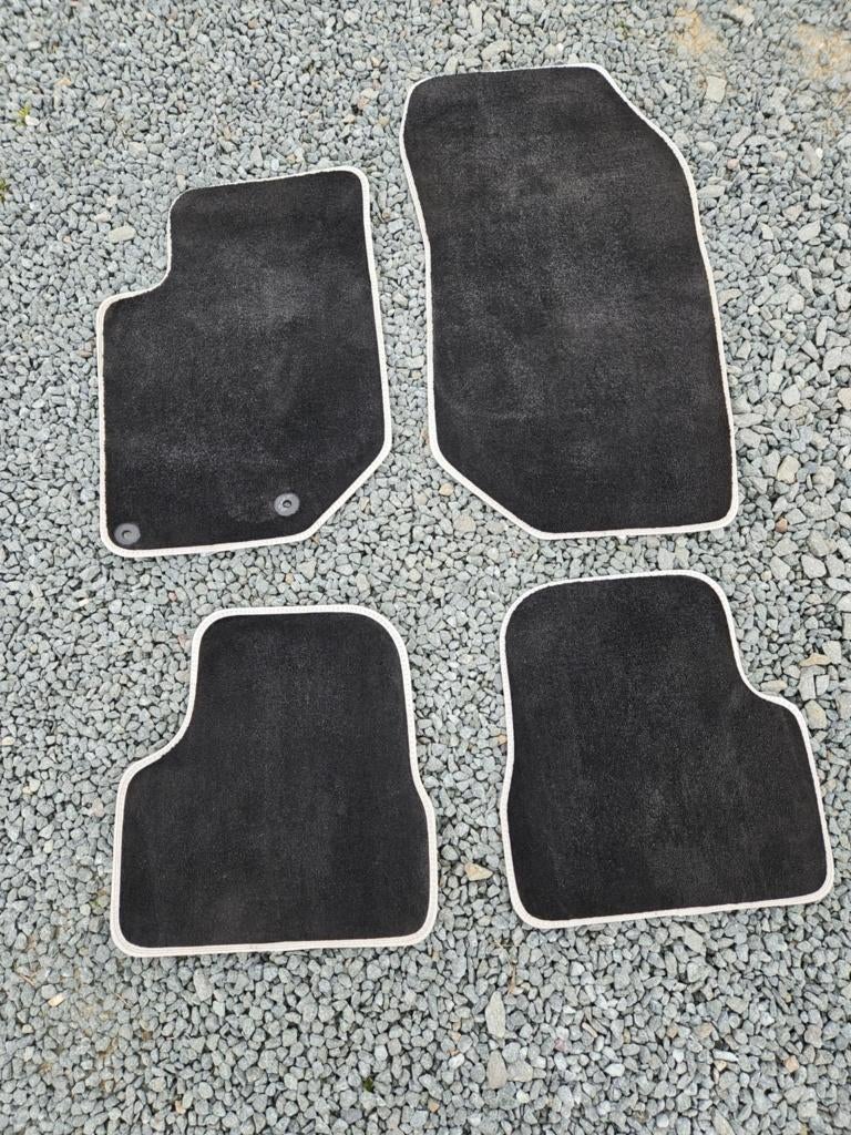 Tapis de sol DS3 2024 édition spécial avec bords blancs, Enlèvement, Comme neuf