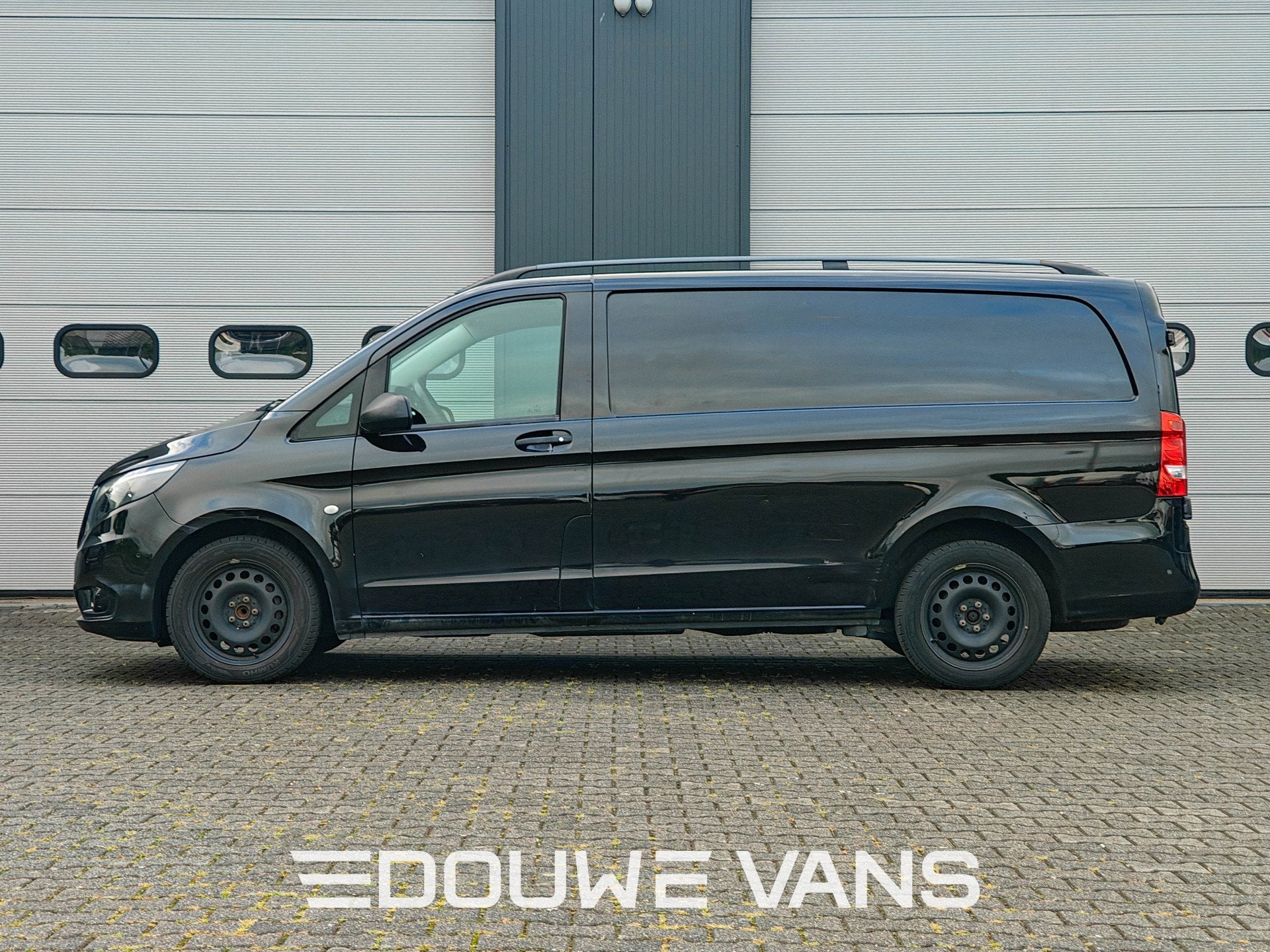 Mercedes-Benz Vito L2 114 Automaat Trekhaak Camera Navigatie, Auto's, Gebruikt, 4 cilinders, 136 pk, Zwart