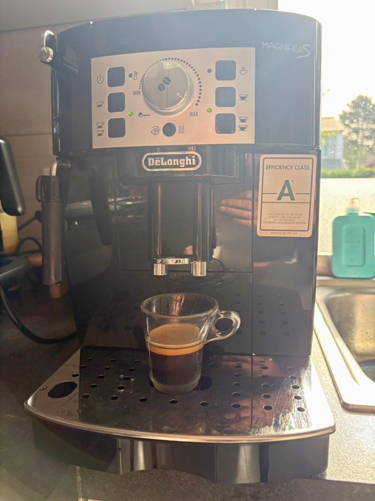 Delonghi Magnifica S, Ophalen, Zo goed als nieuw, Koffiebonen