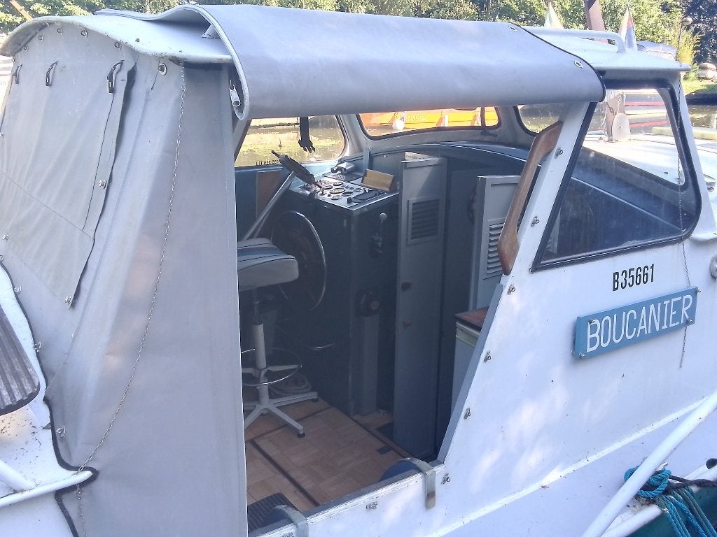 Bateau à cabine, Sports nautiques & Bateaux, Bateaux à moteur & Yachts à moteur, 10 m, 70 cm, Diesel, Panneau solaire