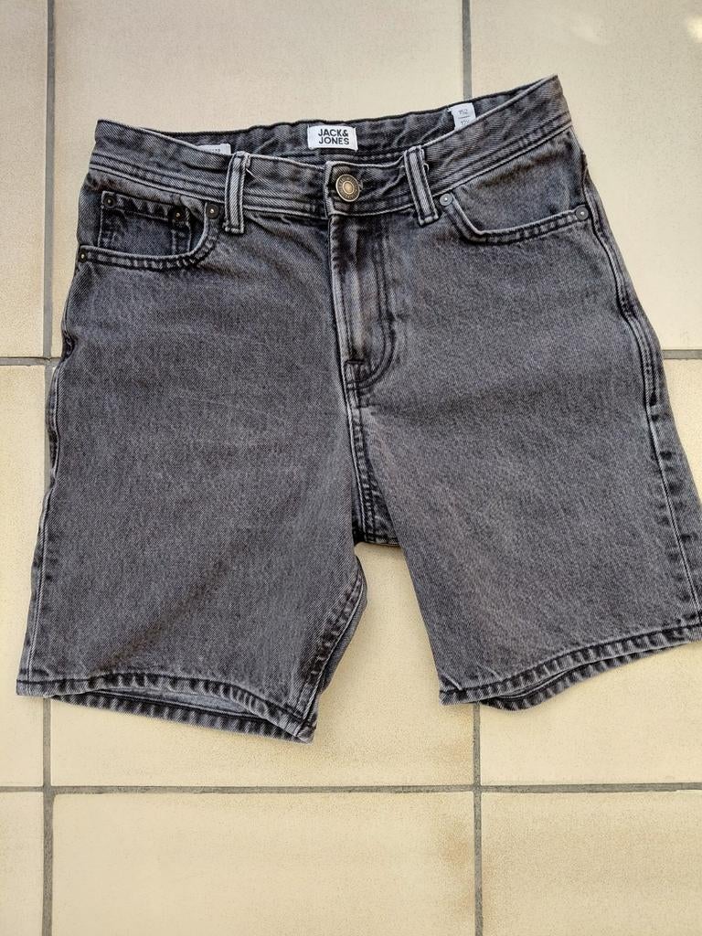 Bermuda 152, Broek, Ophalen of Verzenden, Zo goed als nieuw, Jongen