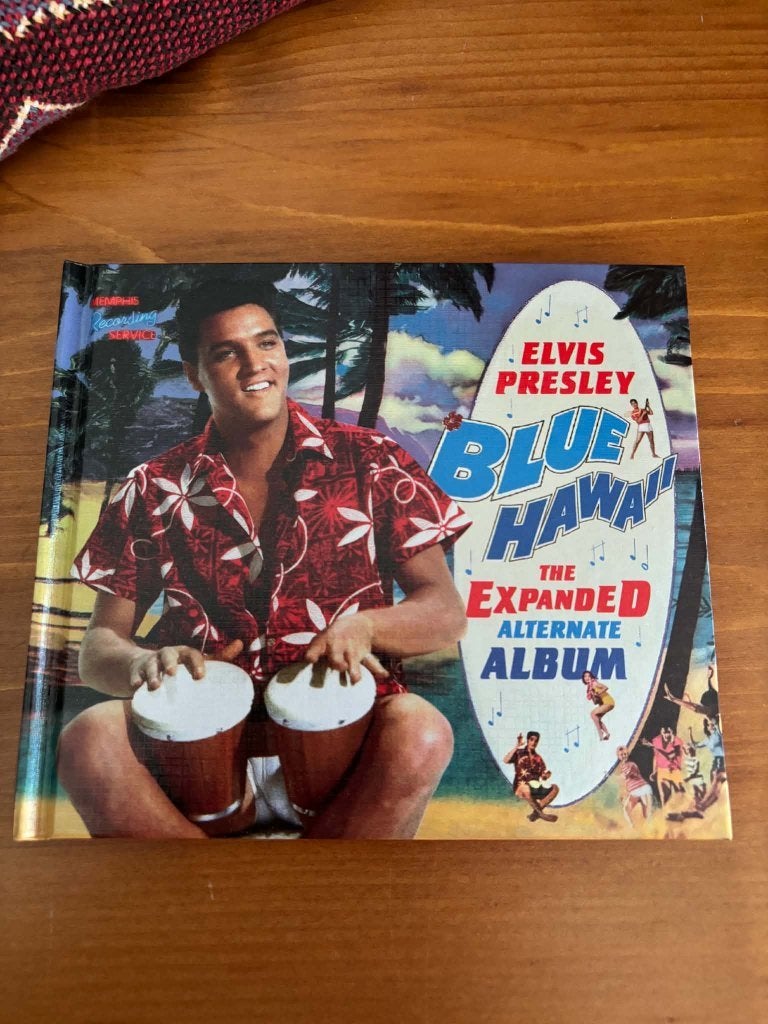Elvis bootlegcd+ boek, Blue Hawaii,expanded alternate album., Cd's en Dvd's, Overige typen, Ophalen of Verzenden, Zo goed als nieuw