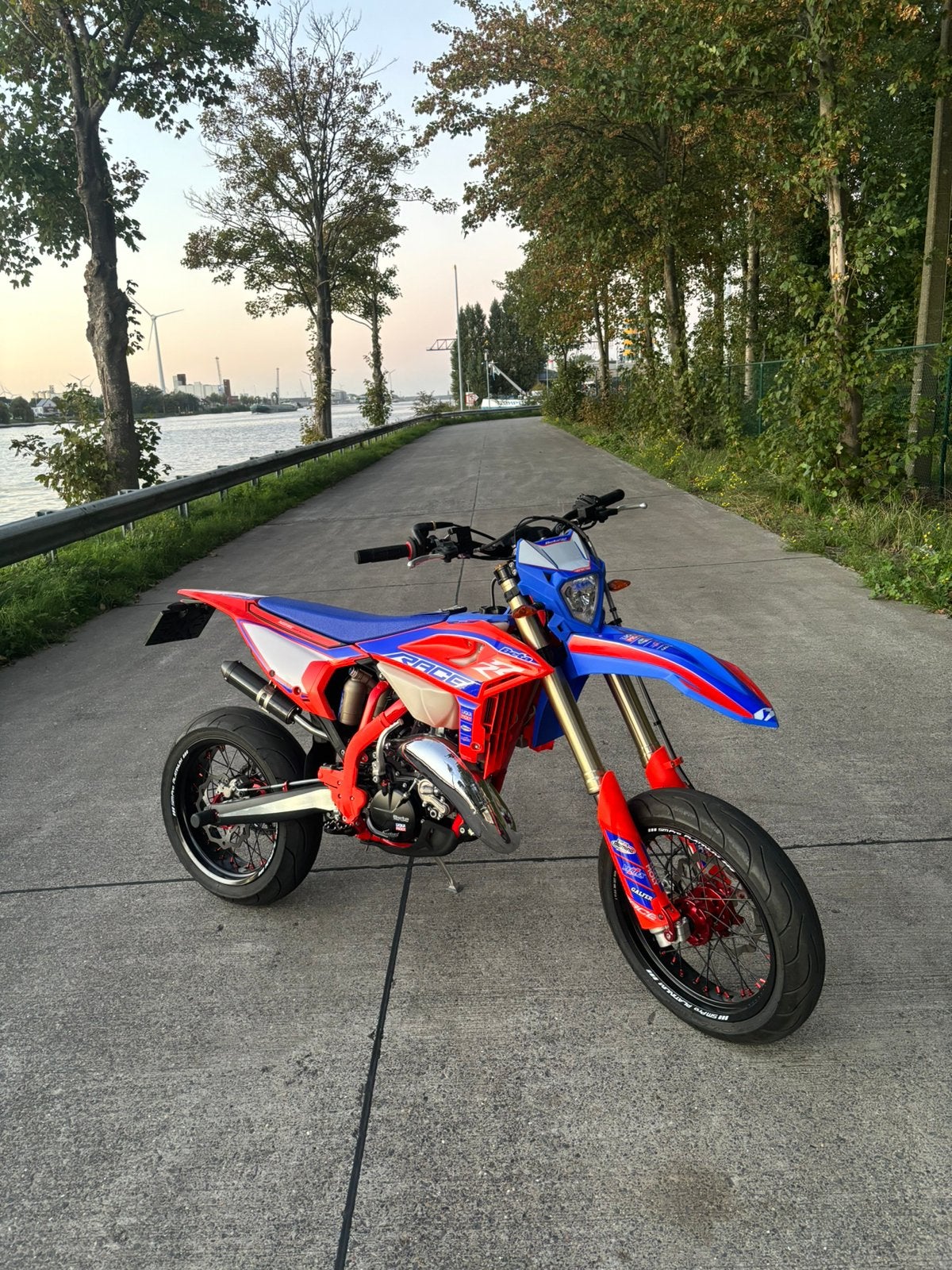 Beta rr 125  supermoto, Ophalen, Zo goed als nieuw