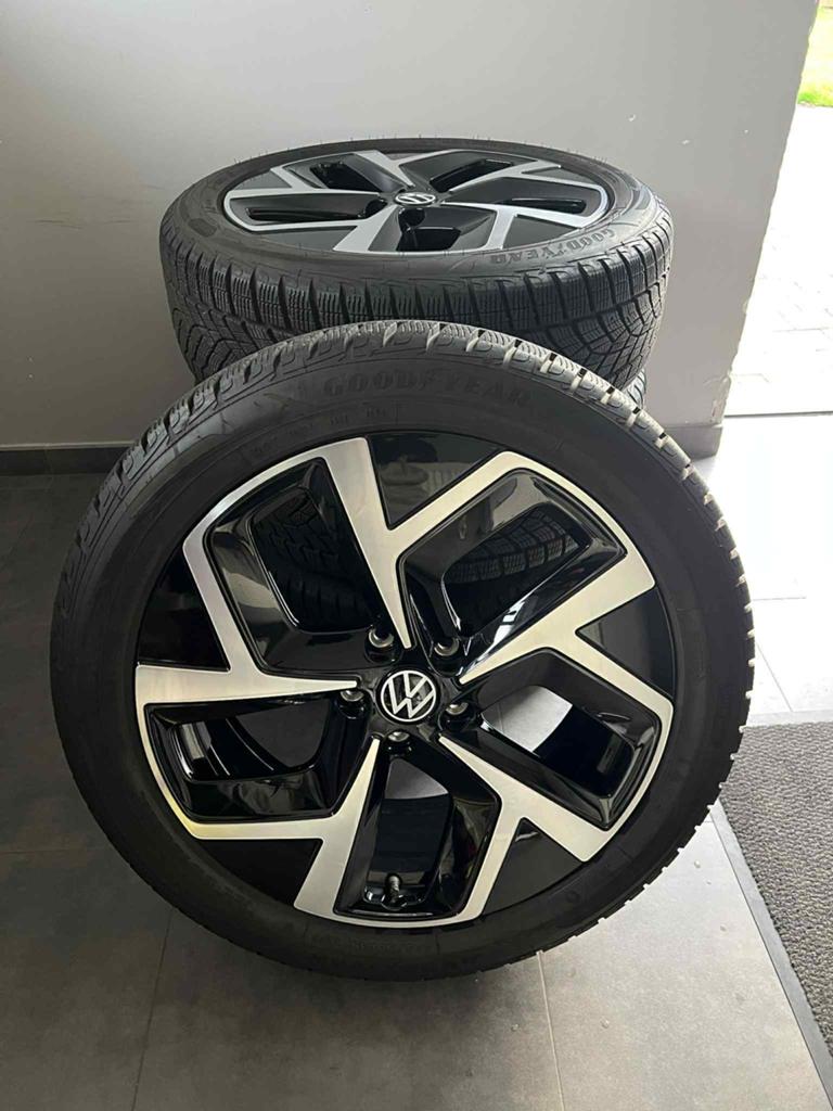 KIT D'HIVER WELLINGTON POUR VOLKSWAGEN ID.3 215/50/R19, Autos : Pièces & Accessoires, Pneus & Jantes, Pneus et Jantes, Pneus hiver