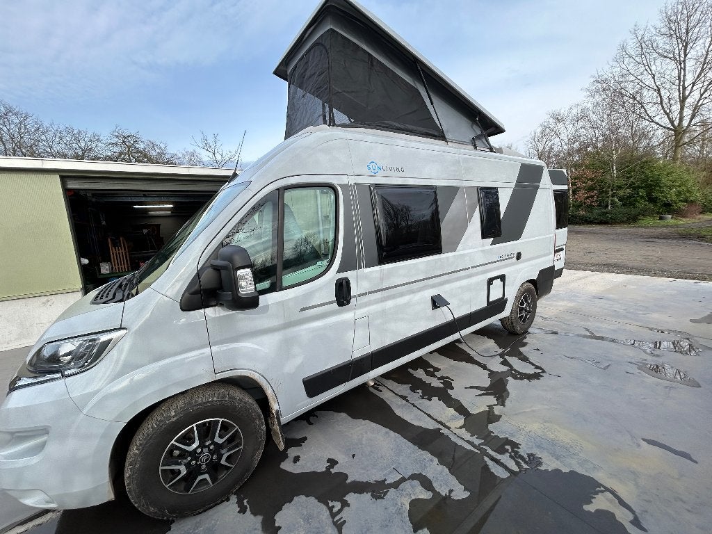 Sun Living V60SP TentTop campervan, Jusqu'à 4, 6 à 7 mètres, Boîte manuelle, Diesel