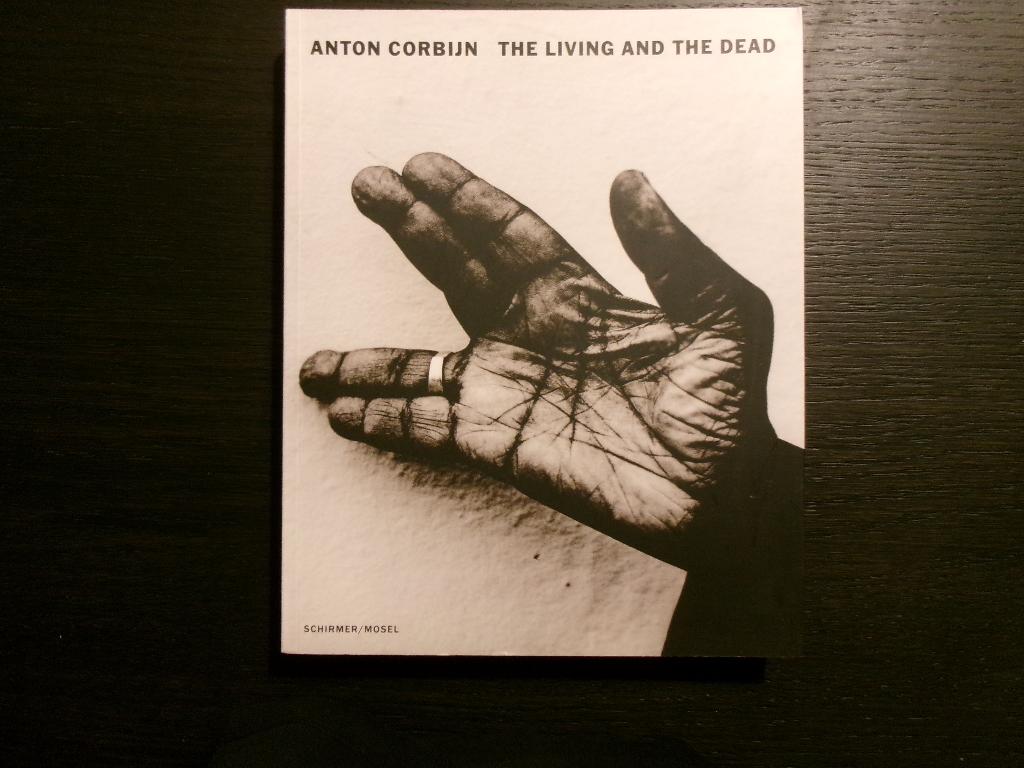 The living and the dead  -Anton Corbijn-, Boeken, Ophalen of Verzenden