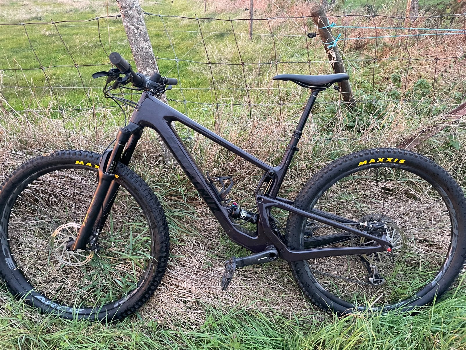 Santa Cruz Tallboy CC Carbon 2023 – Maat L – €3.200, Fietsen en Brommers, Fully, Zo goed als nieuw, Schijfrem, Ophalen