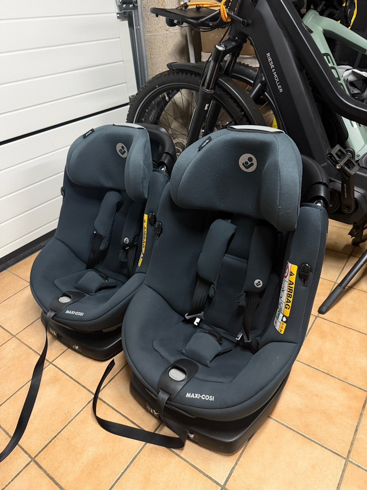 2x Maxi-Cosi AxissFix i-Size, Enlèvement, Comme neuf, Maxi-Cosi