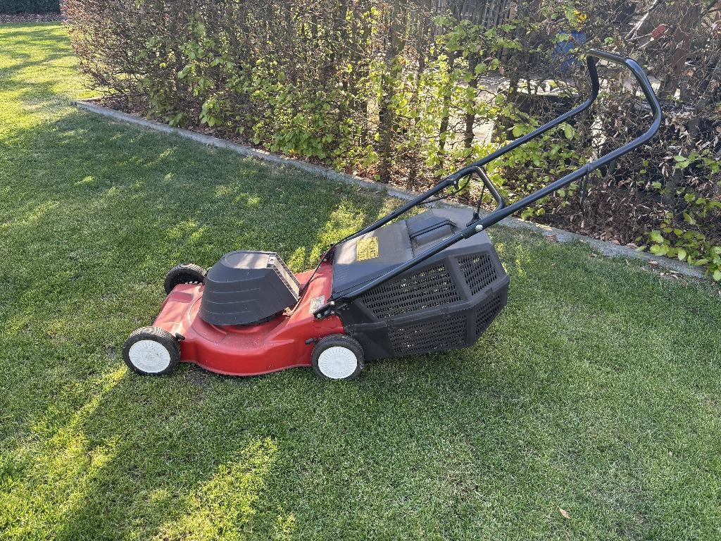 Elektrische grasmachine, Tuin en Terras, Ophalen, Cirkelmaaier, Gebruikt, Elektrische grasmaaier