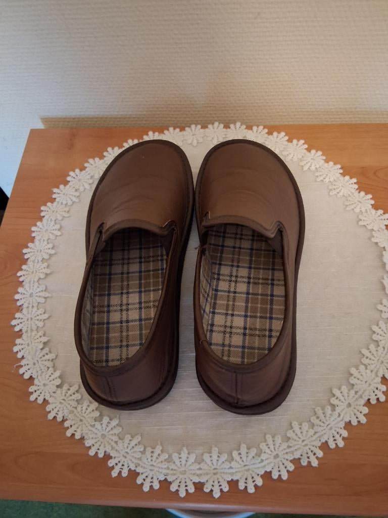 Eurotop huisschoen ( pantoffel ) maat 42, Kleding | Heren, Schoenen, Bruin, Ophalen of Verzenden, Zo goed als nieuw, Eurotop