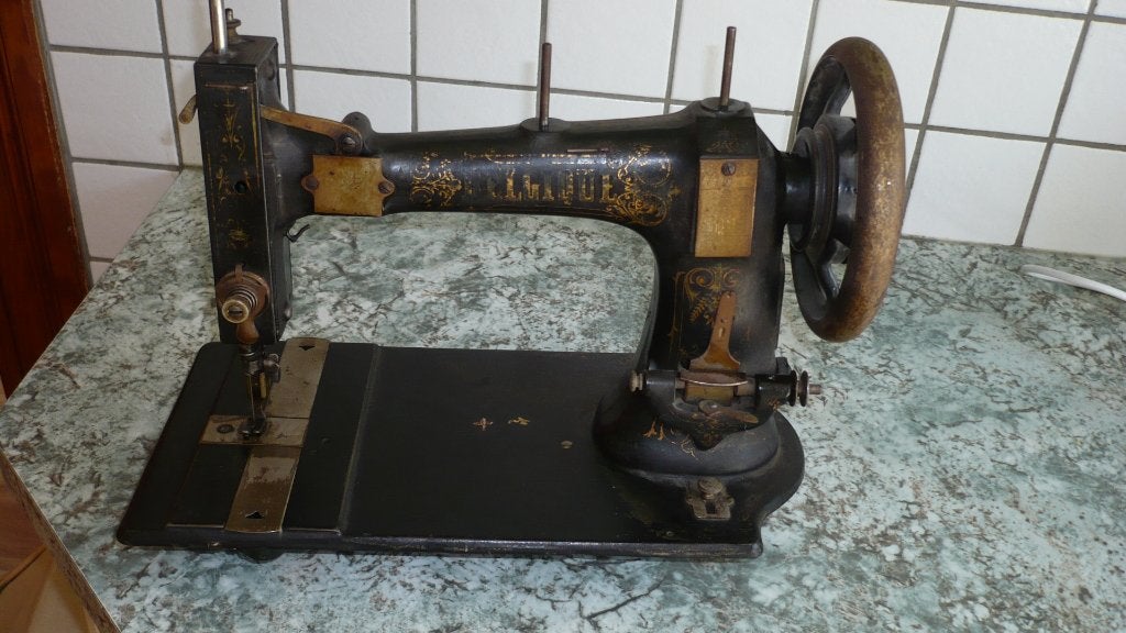 machine à coudre ancienne, Antiquités & Art, Antiquités | Machines à coudre, Enlèvement