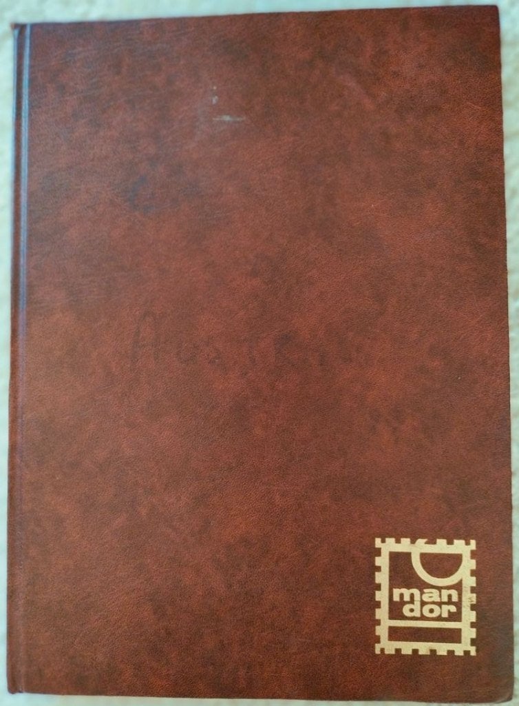 bruin postzegelalbum met 16 witte pagina's, merk Mandor, Postzegels en Munten, Verzenden, Verzamelalbum